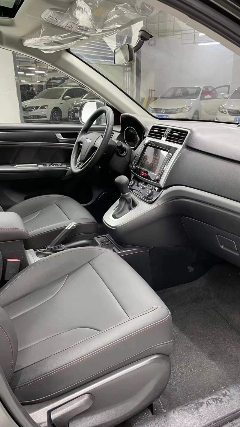 成都20年长城哈弗M68