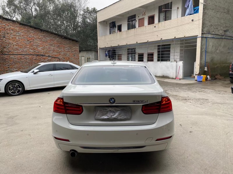 成都15年宝马3系9