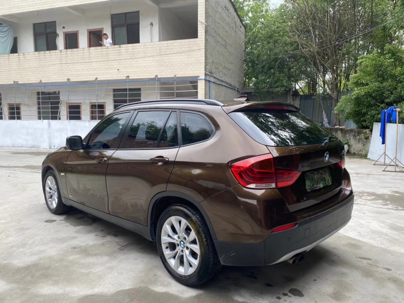 成都12年宝马X17