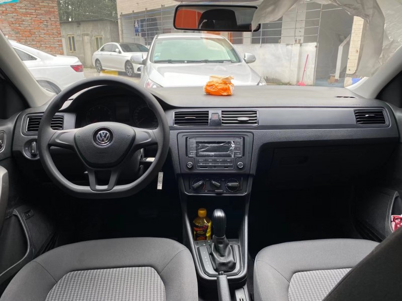 成都20年大众桑塔纳4