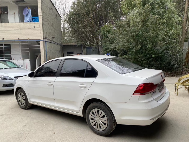 成都20年大众桑塔纳3