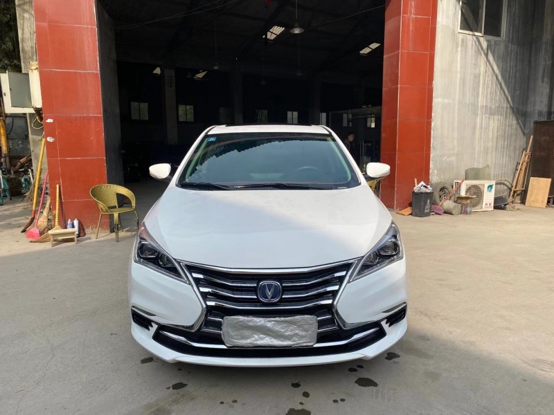 成都20年长安汽车逸动1