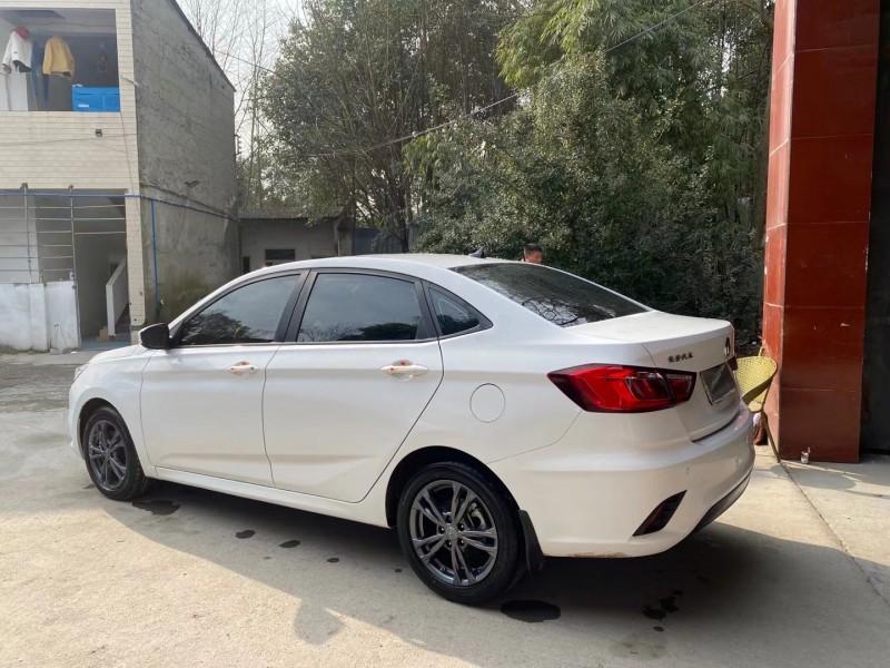 成都20年长安汽车逸动7