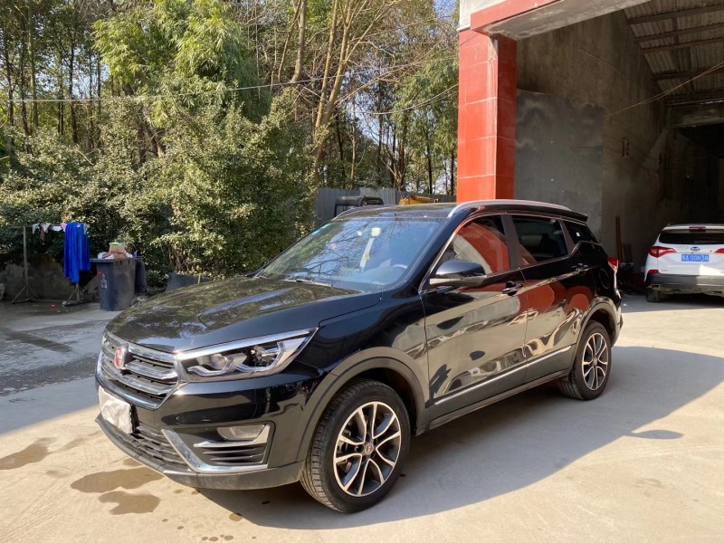 成都19年汉腾汽车X52