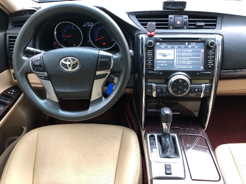 深圳13年丰田锐志5