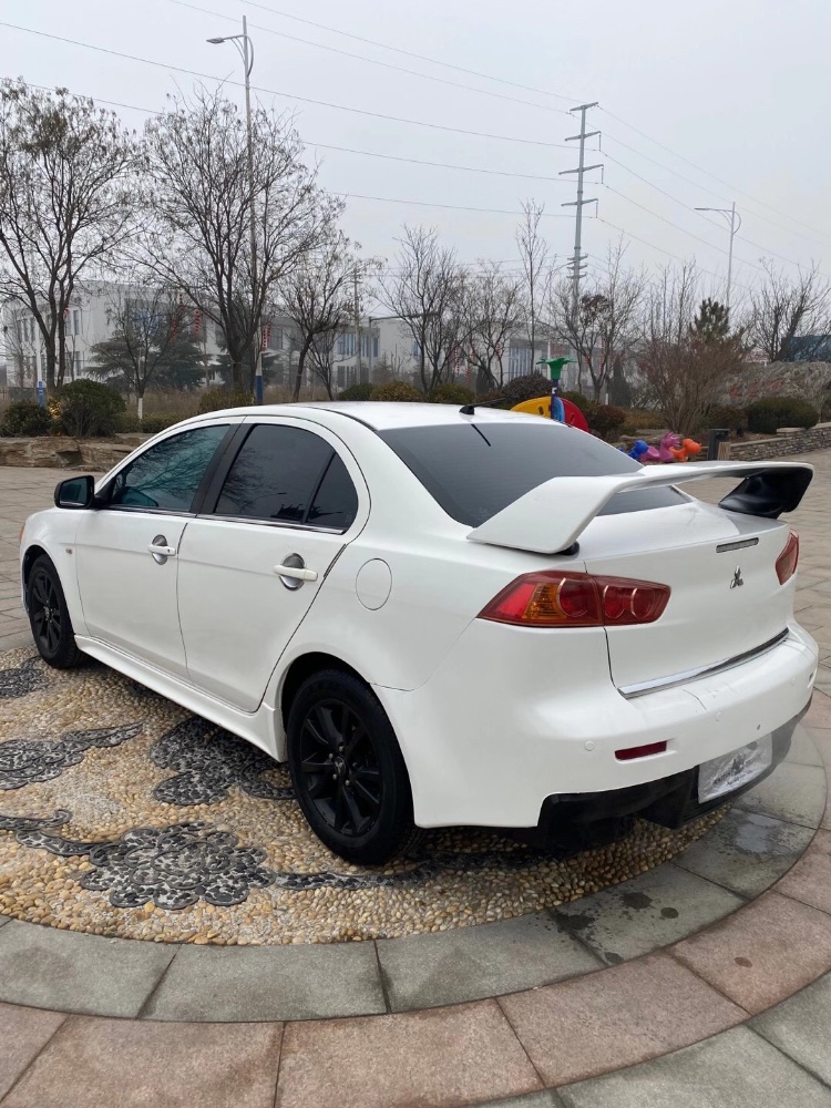 青岛12年三菱翼神5