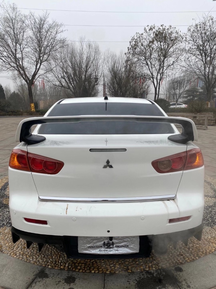 青岛12年三菱翼神8