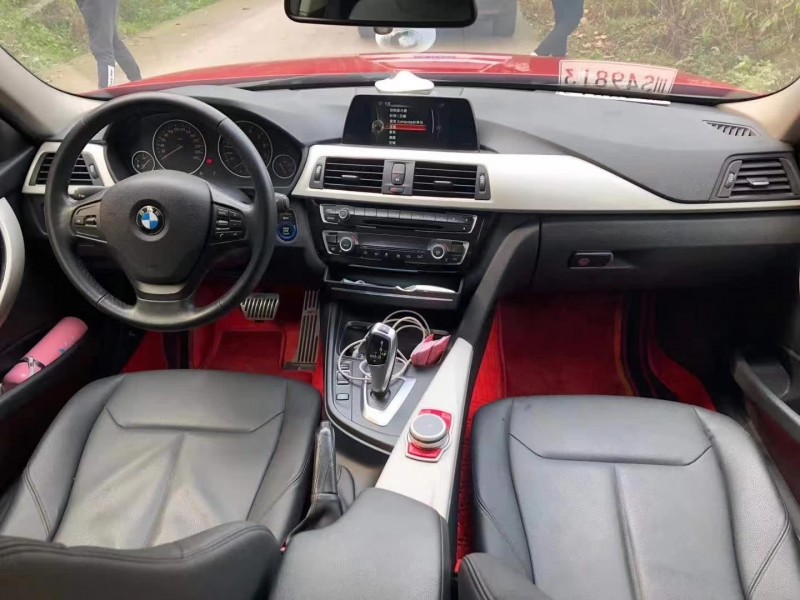 成都16年宝马3系8