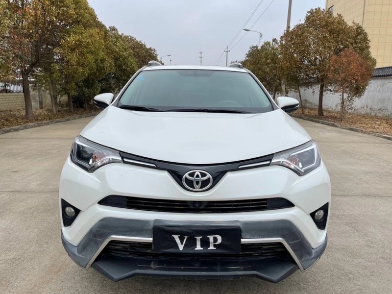 盐城17年丰田RAV4荣放1
