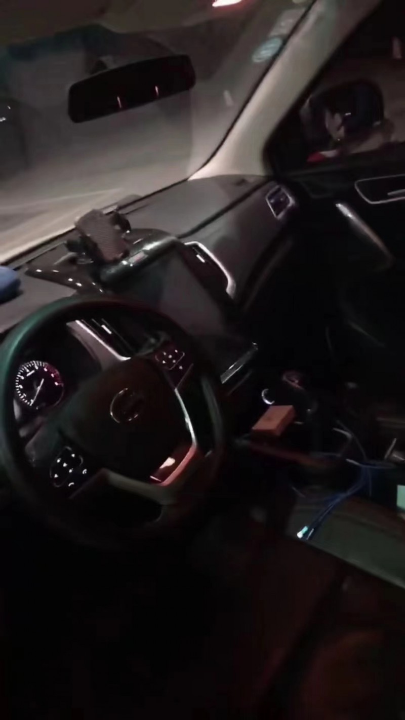 淮南19年SWM斯威汽車X72