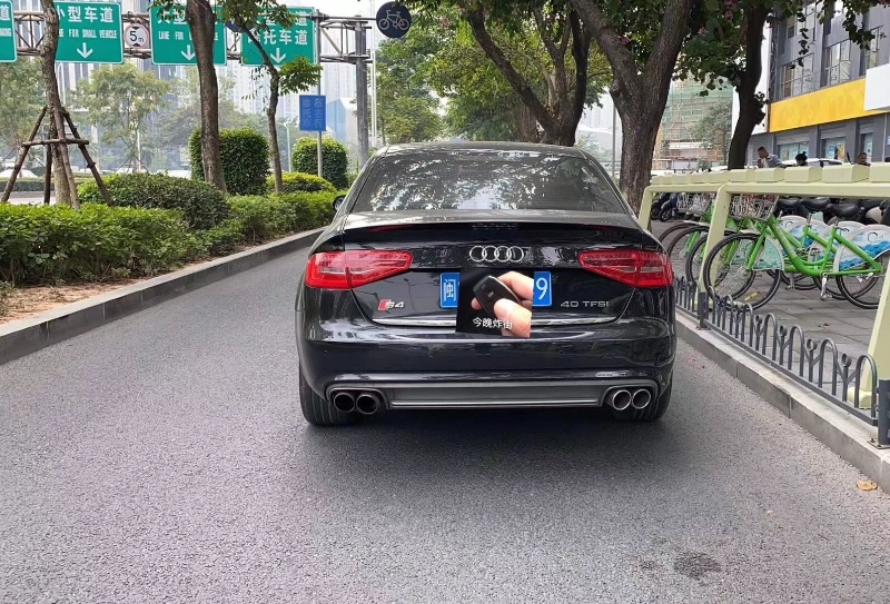 廈門13年奧迪A4L2