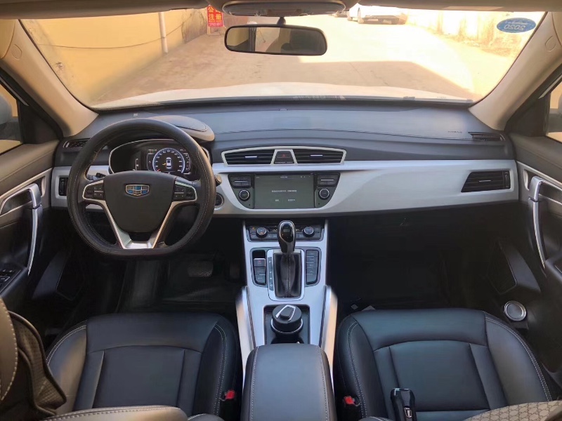 淄博17年吉利博越8