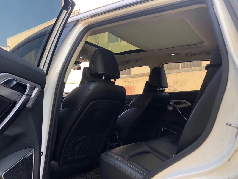 淄博17年吉利博越7