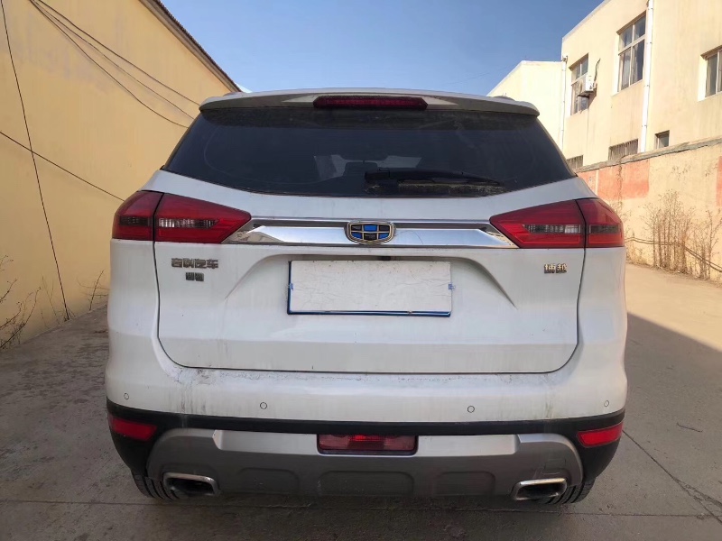 淄博17年吉利博越9