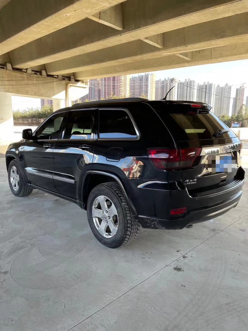 太原11年Jeep大切諾基6