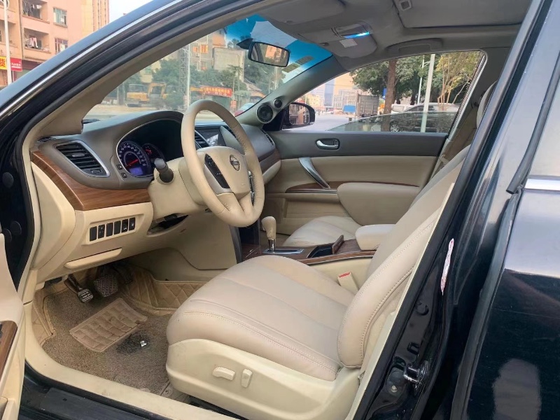 东莞12年日产天籁2