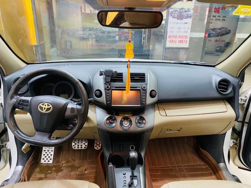 东莞12年丰田RAV4荣放8
