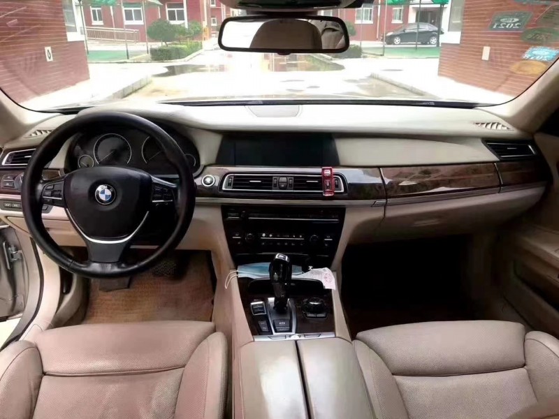 保定11年宝马7系7