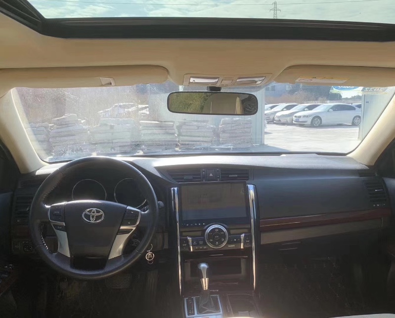 佛山17年丰田锐志2