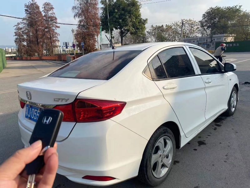 广州17年本田锋范4