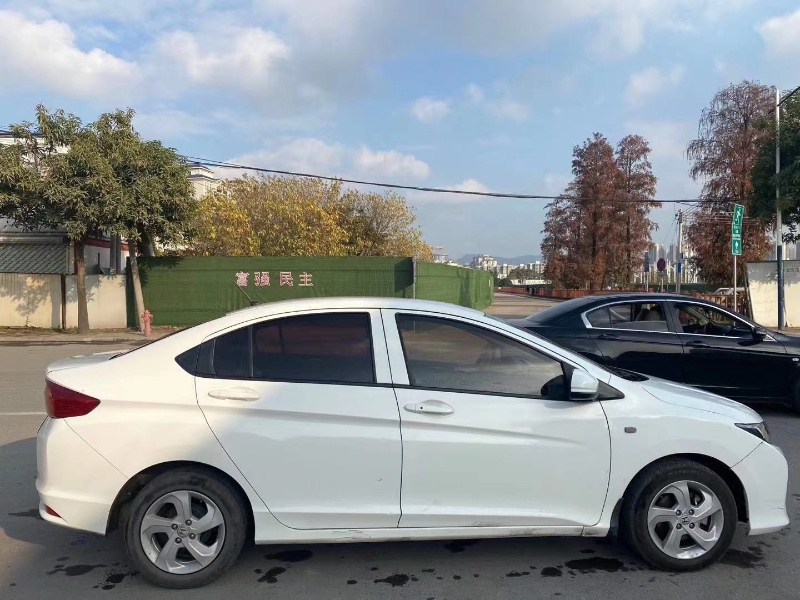 广州17年本田锋范3