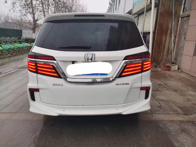 青岛16年本田艾力绅2