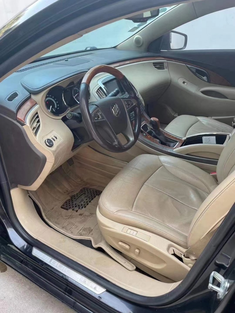 淄博12年别克君越5