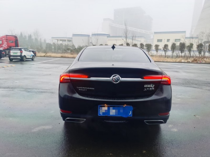 徐州20年别克君越5