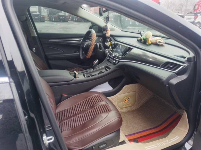 徐州20年别克君越6