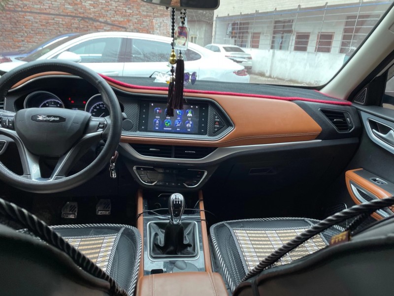 成都19年众泰T3004