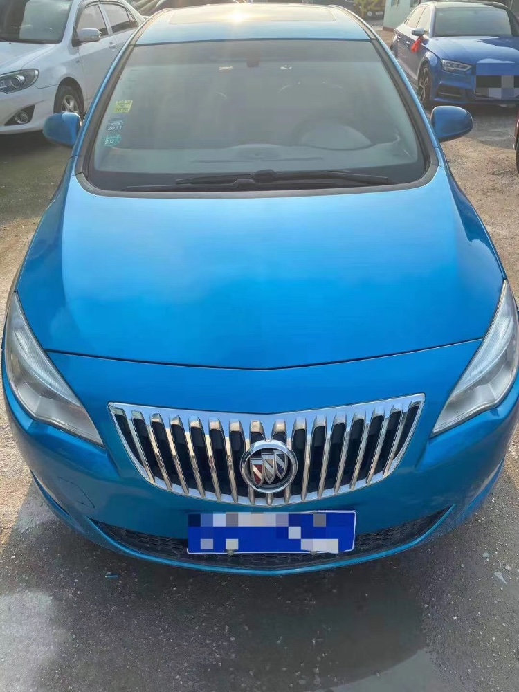 青岛13年别克英朗1