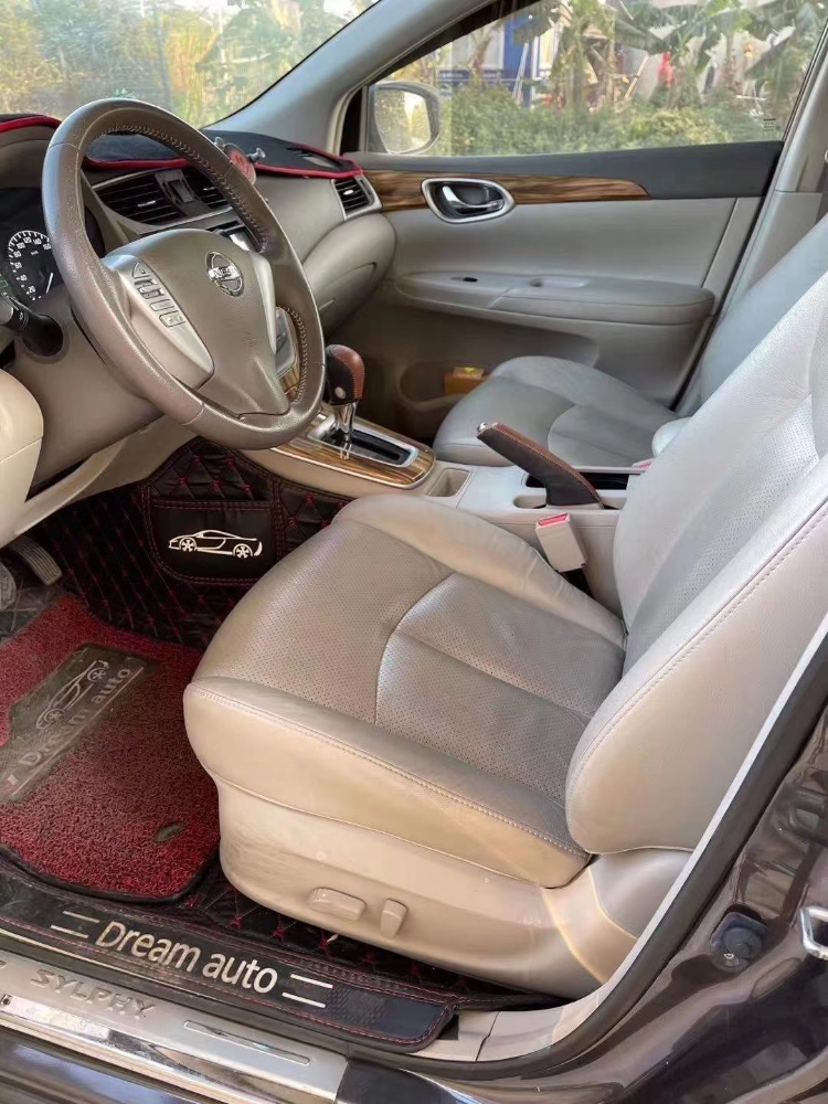 广州14年日产轩逸5