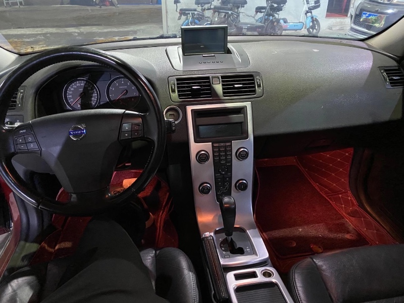 广州11年沃尔沃C304