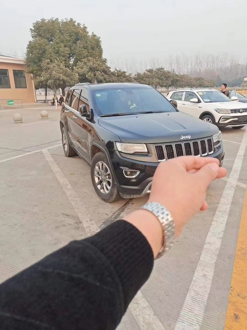 鄭州16年Jeep大切諾基2