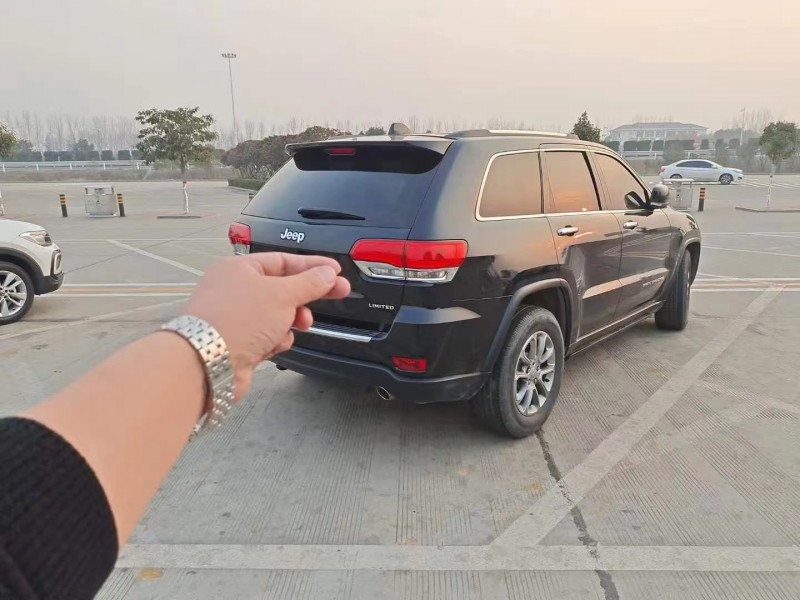 鄭州16年Jeep大切諾基7