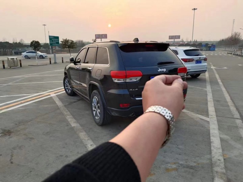鄭州16年Jeep大切諾基8