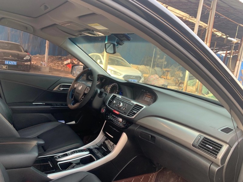 北京18年本田雅阁7