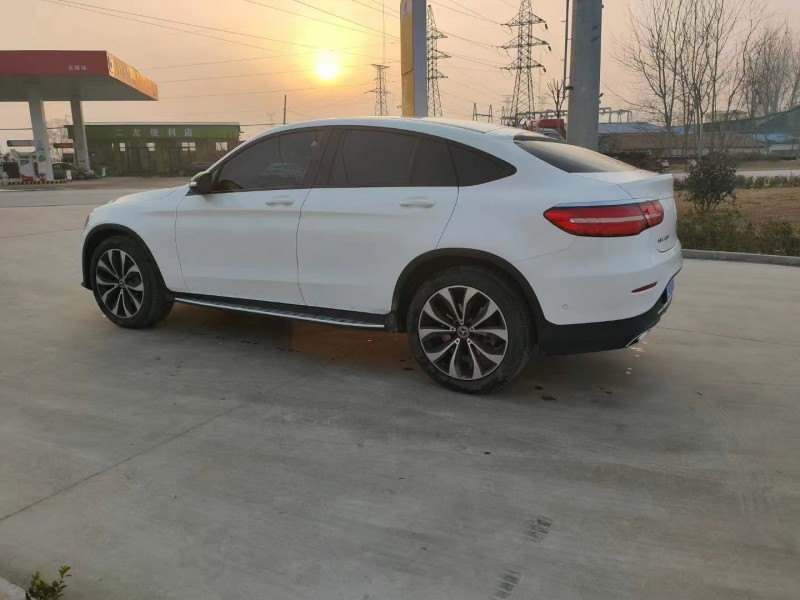 北京19年奔驰GLC7