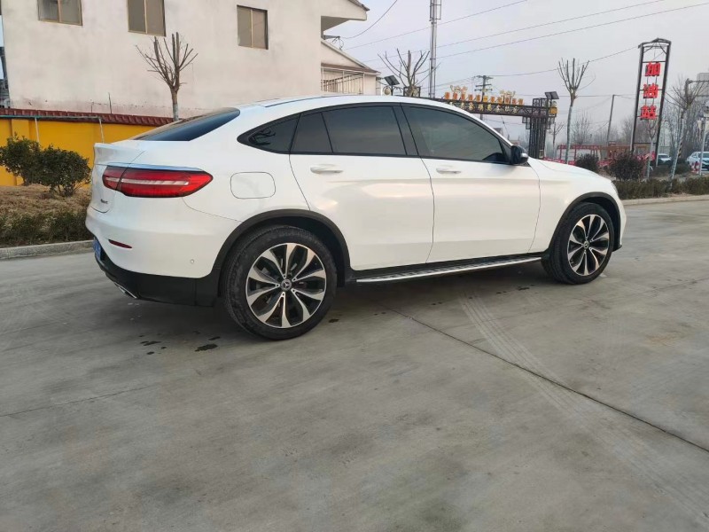 北京19年奔驰GLC8