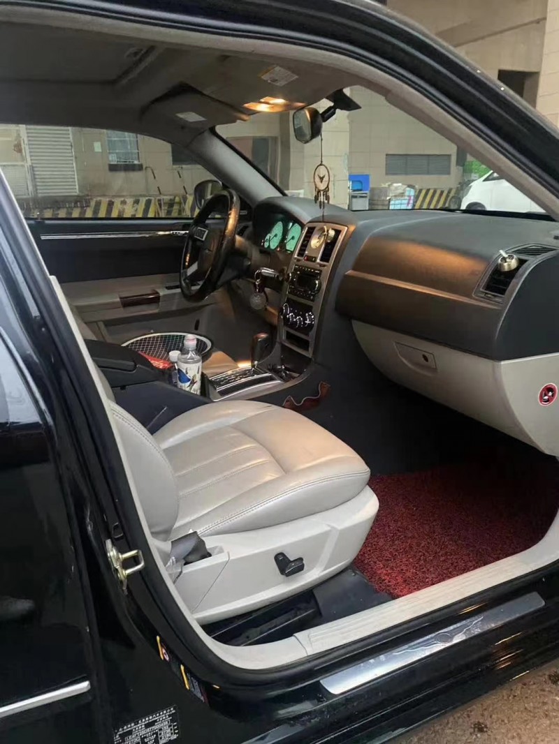 杭州07年克萊斯勒300C5