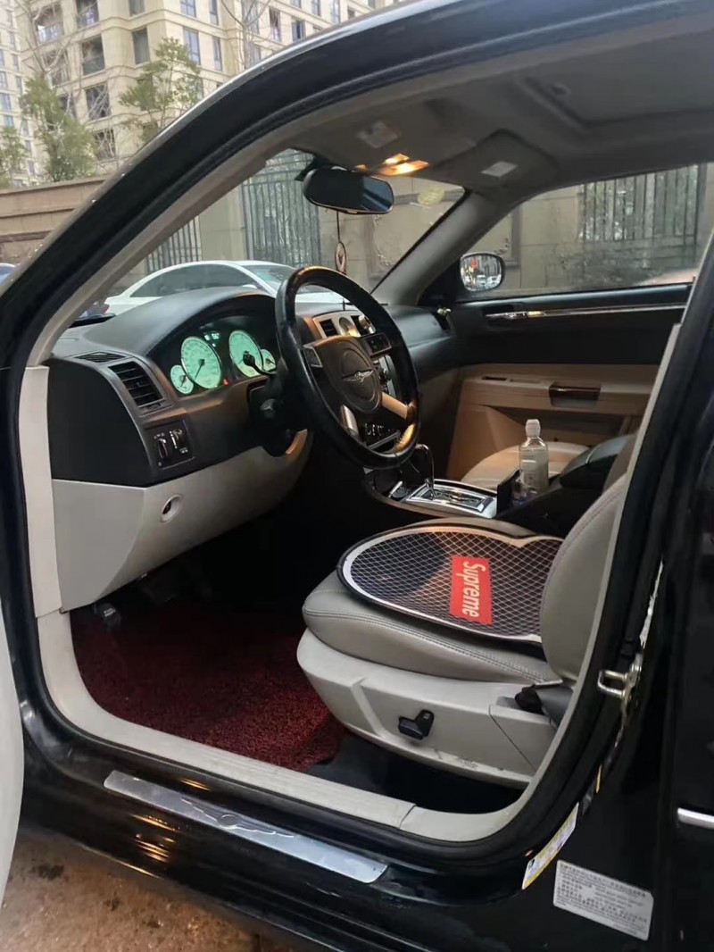 杭州07年克萊斯勒300C6
