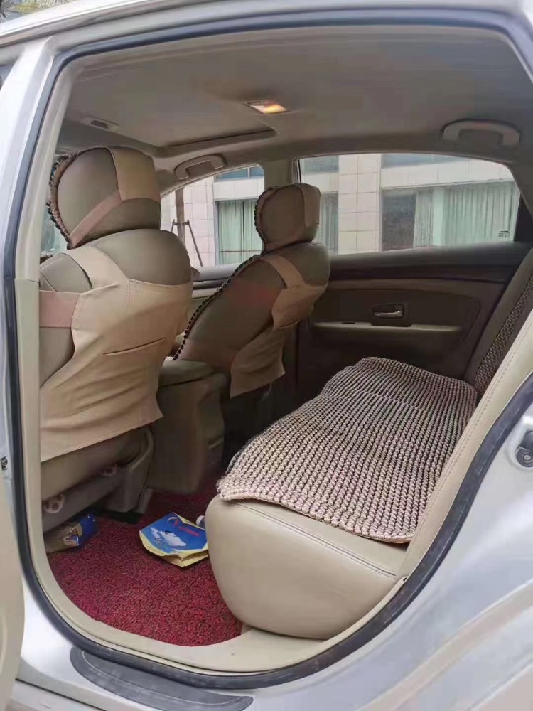 广州10年日产轩逸7