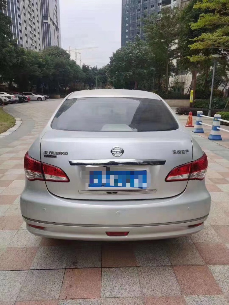 广州10年日产轩逸9