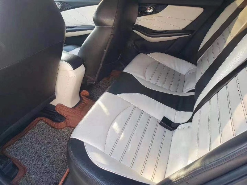 郑州17年东南V5菱致6