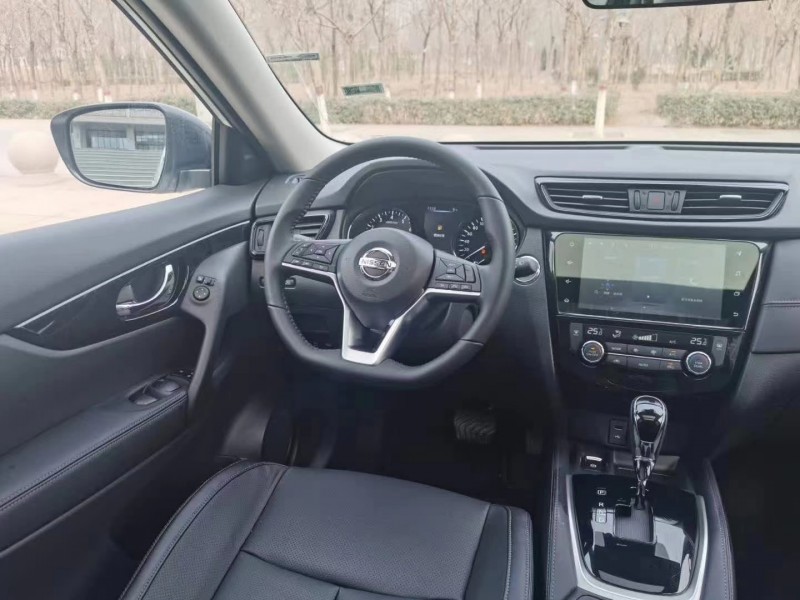 潍坊21年日产奇骏4