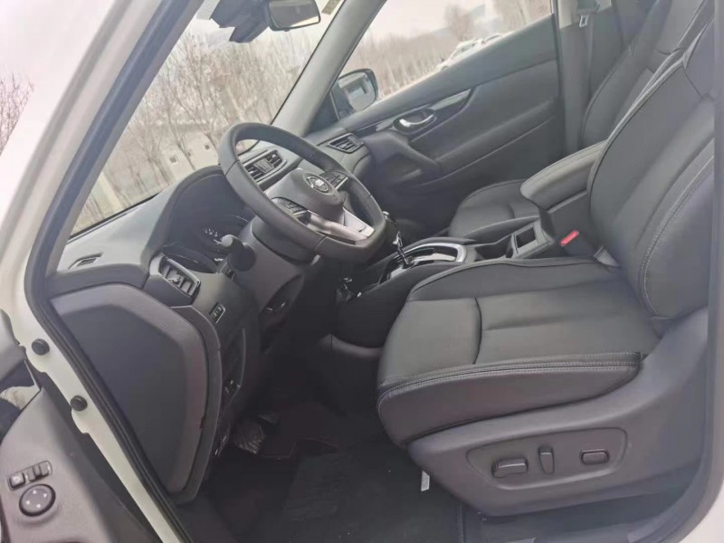 潍坊21年日产奇骏6