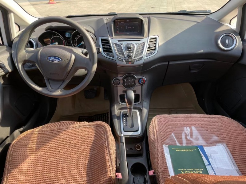 盐城14年福特嘉年华1