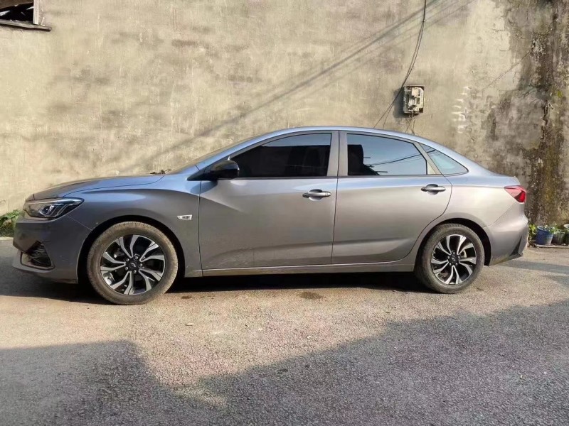 成都19年雪佛兰科鲁泽3