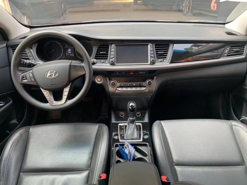 青岛18年现代名图8