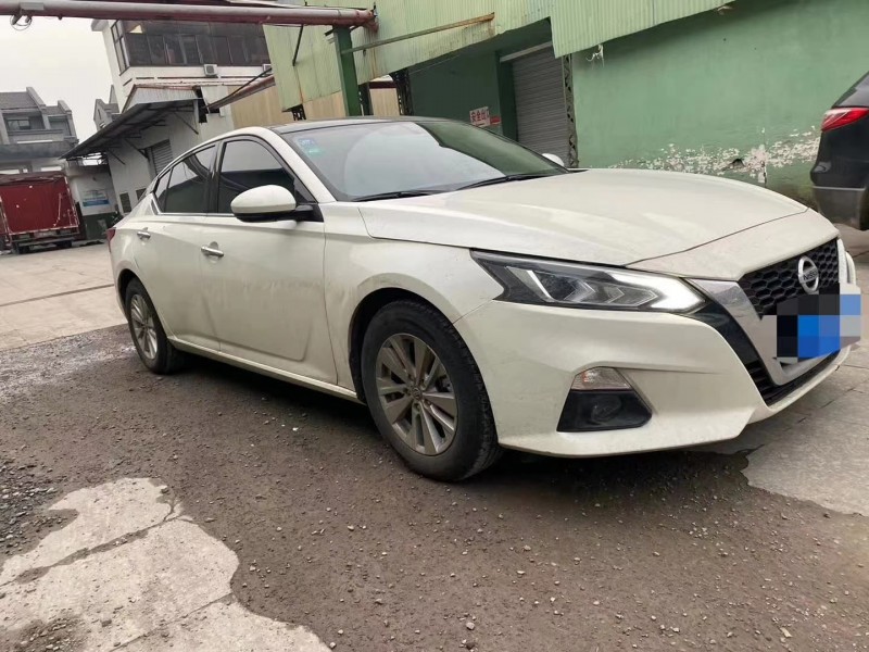 紹興20年日產天籟2